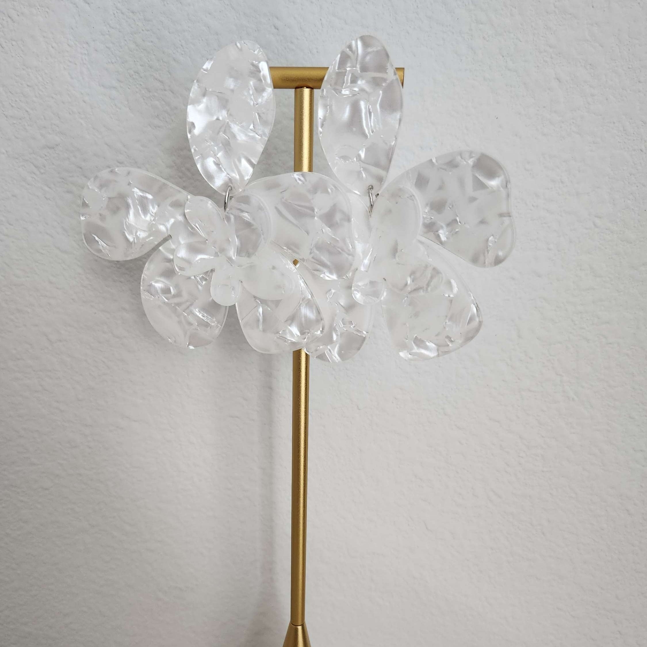 Flower earring image 1