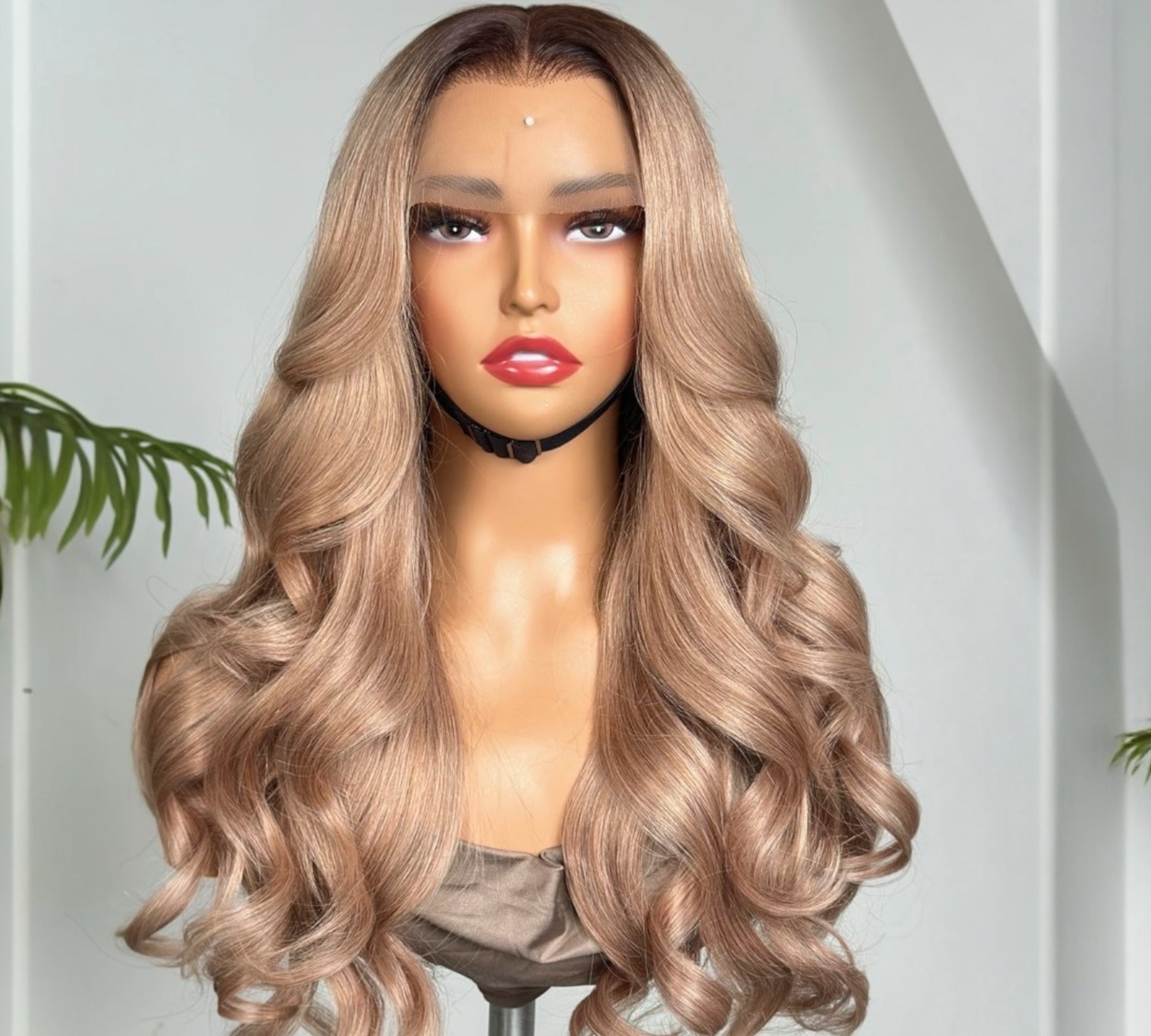 22" Honey Blonde Body Wave Wig
