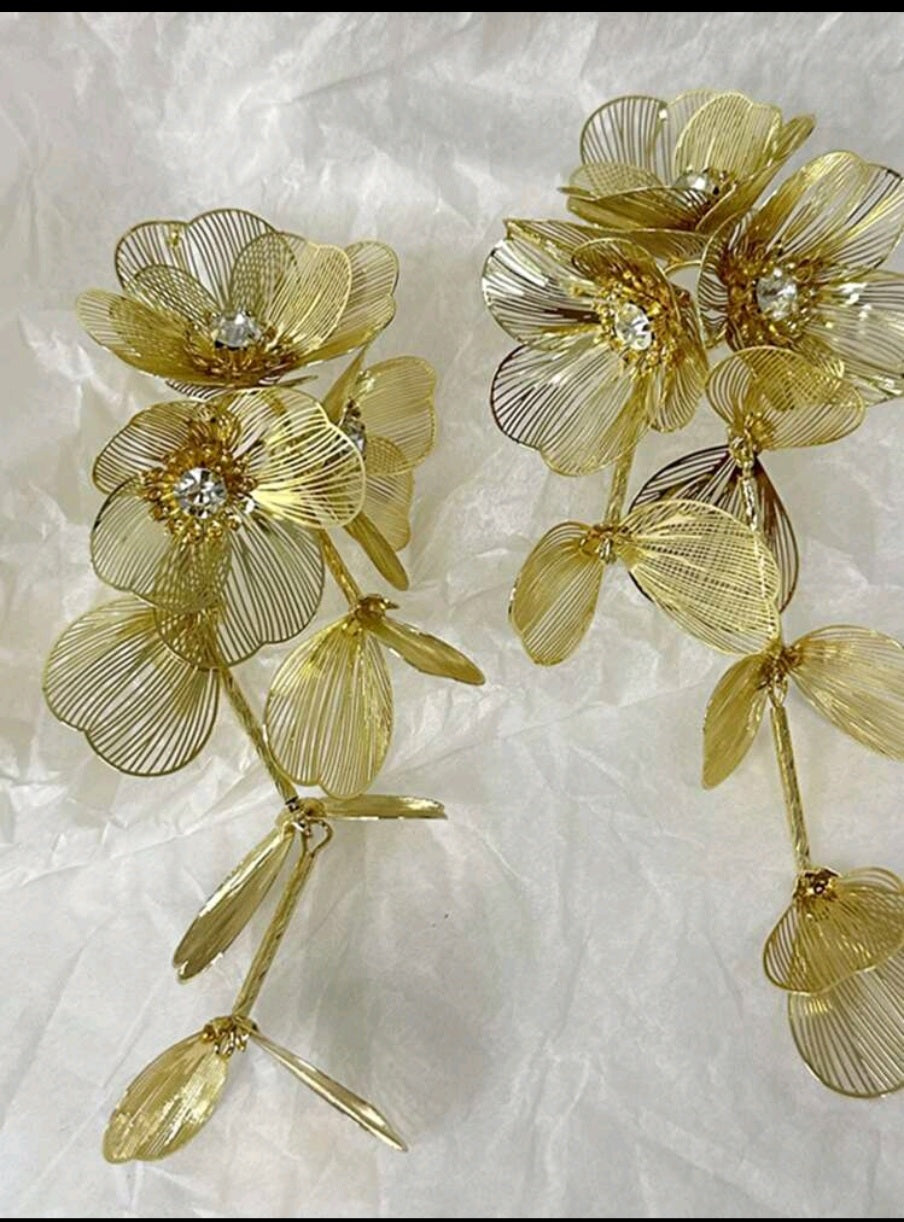Flower gold earrings  image 2