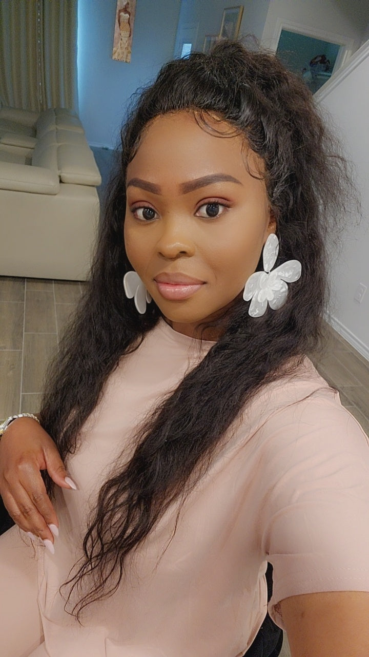 Flower earring image 3